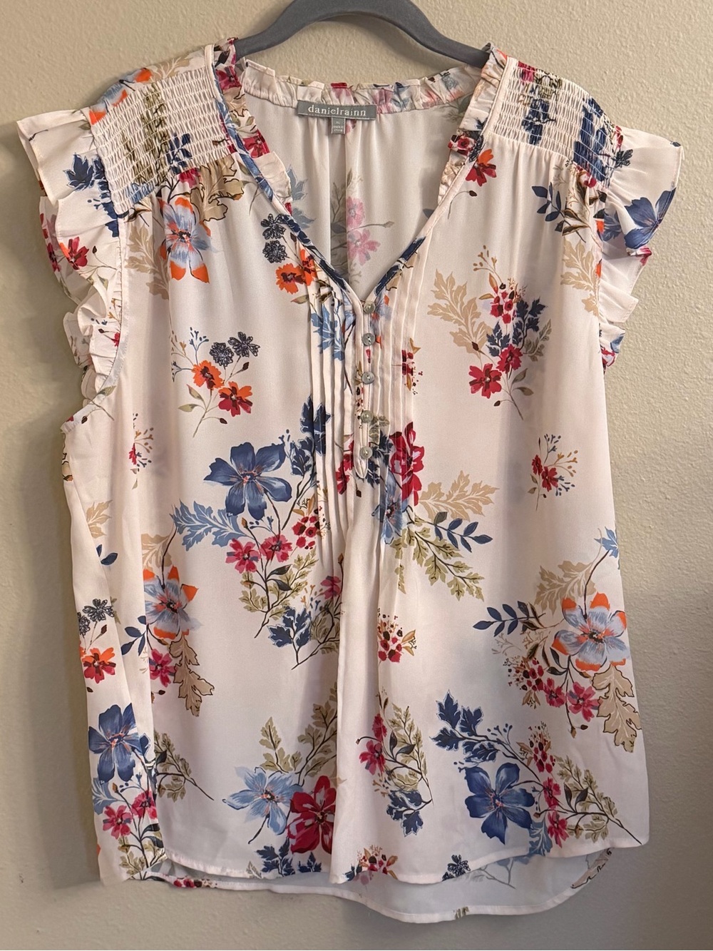 Daniel Rainn Cream Floral Pintuck Ruffle Sleeve Blouse